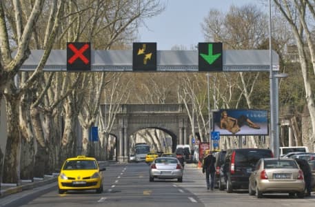 degisken trafik isareti